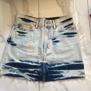 Zara High Waisted Tie Dye Y2K Bleached Raw Hem Medium Wash Denim Jean Mini Skirt